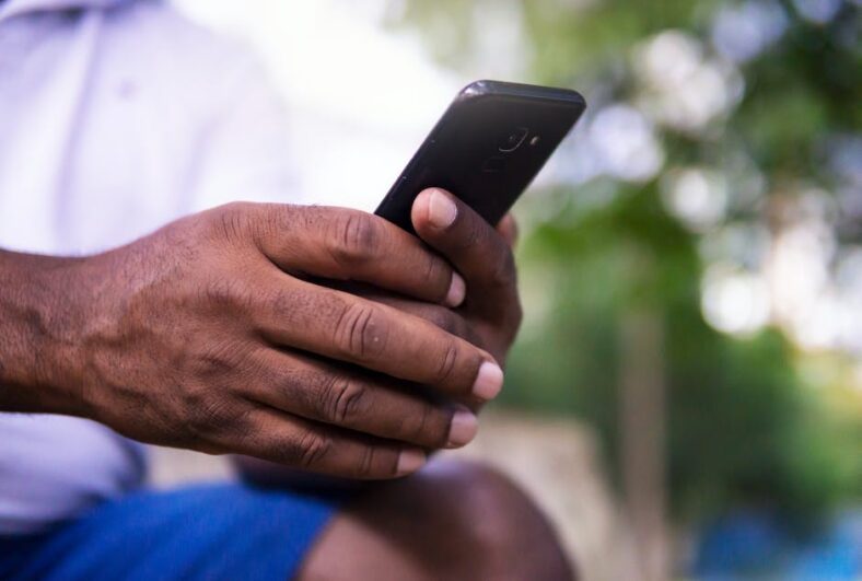 De ultieme vergelijking: Samsung A53, iPhone 13 Mini en Pro Max abo’s